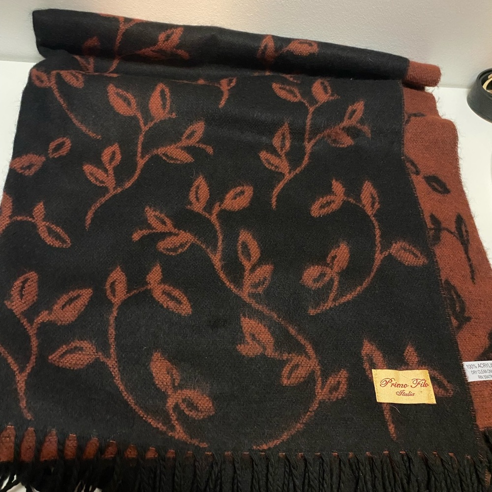 Primo Filo Black and Brown Leaf Scarf